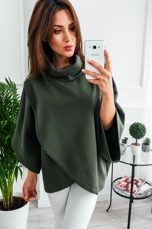 women-plush-lined-cardigan-sweatshirt-black
warm-winter-fake-two-piece-top-blue
model-wearing-batwing-long-sweatshirt-grey
cozy-autumn-winter-button-up-cardigan-green
